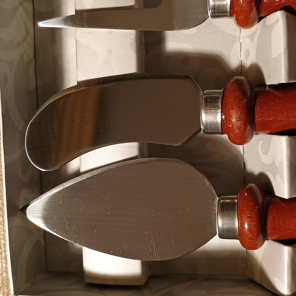Cheese Utensils Set with Red Handles - Picture 6 of 8